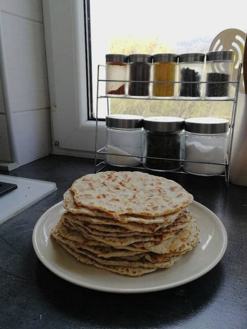 ПП сырные лепешки на кефире на сковороде