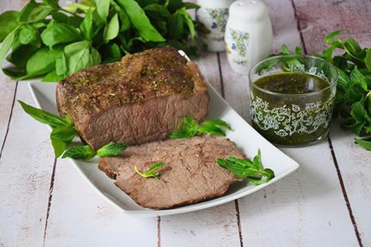 Как запечь говядину целым куском в духовке Как запечь говядину целым куском в духовке