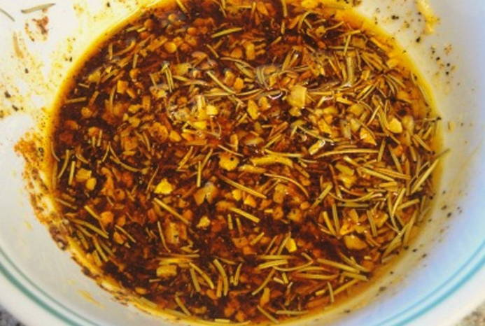 Кусок говядины с картошкой запеченный в фольге в духовке Кусок говядины с картошкой запеченный в фольге в духовке