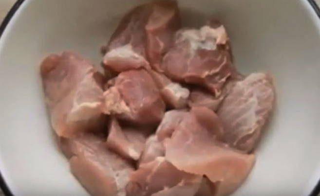Кусочки свинины как шашлык в духовке Кусочки свинины как шашлык в духовке