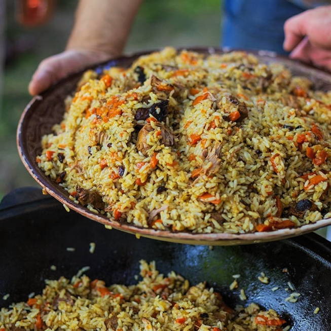 Рецепт блюда на костре: узбекский плов - Простые и вкусные рецепты от компании «Тау-Март»