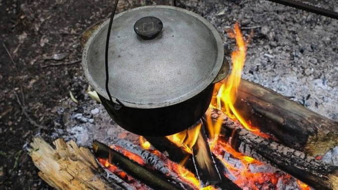 Плов с уткой в казане на костре