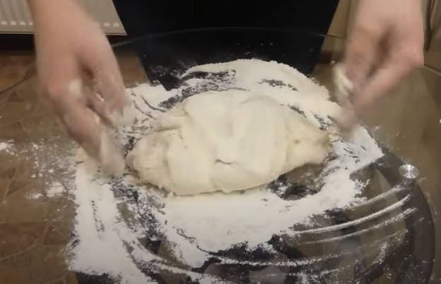 Тесто для мантов на молоке с яйцами