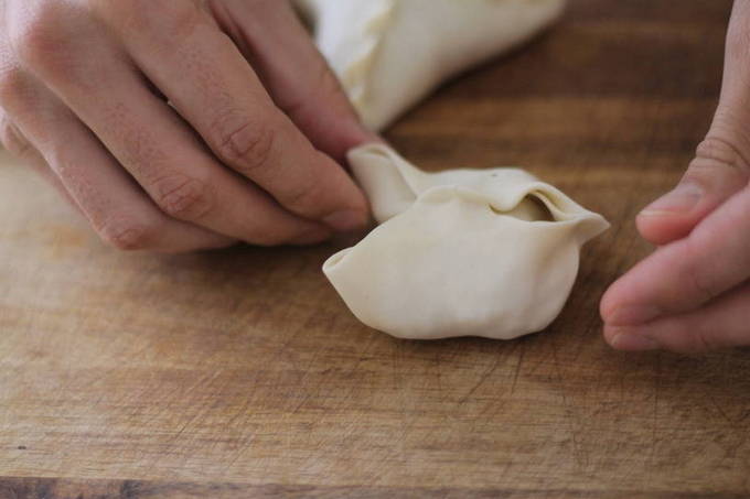 Тесто для мантов на молоке с яйцами