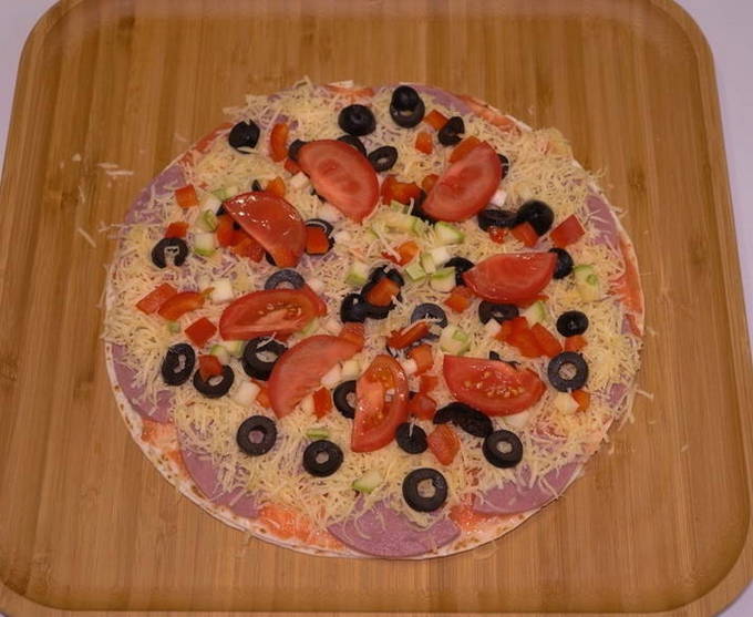 Пицца из армянского лаваша в духовке