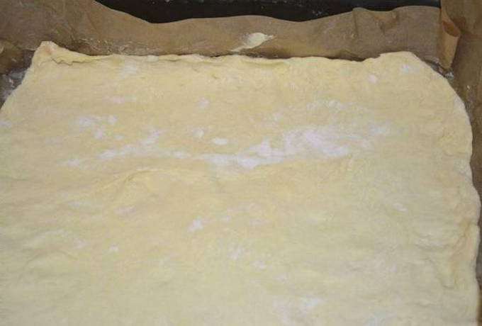 Слоеный пирог с брусникой и сметаной Слоеный пирог с брусникой и сметаной
