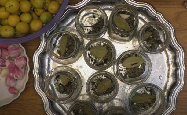 Маринованная алыча с чесноком на зиму Маринованная алыча с чесноком на зиму