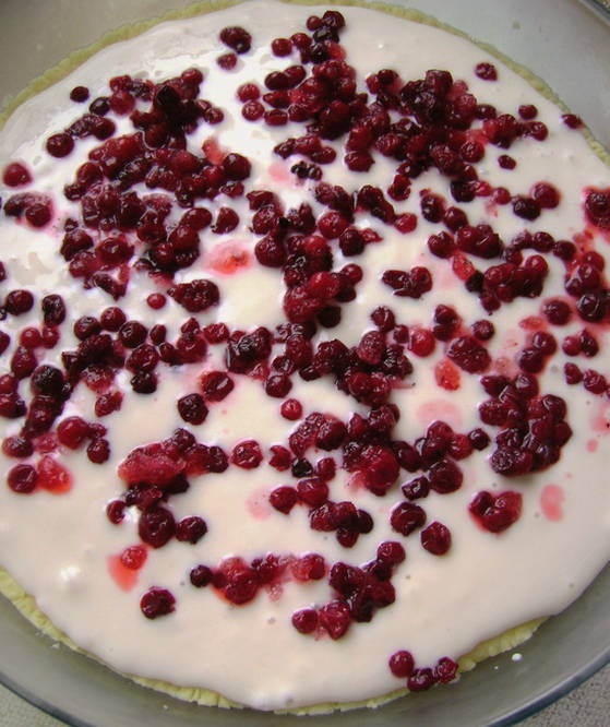 Песочный пирог с брусникой и творогом Песочный пирог с брусникой и творогом