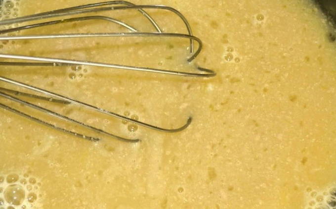 Открытый пирог из дрожжевого теста с брусникой Открытый пирог из дрожжевого теста с брусникой