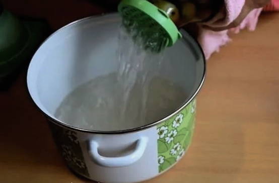 Компот из ранеток на 3-х литровую банку с лимонной кислотой на зиму