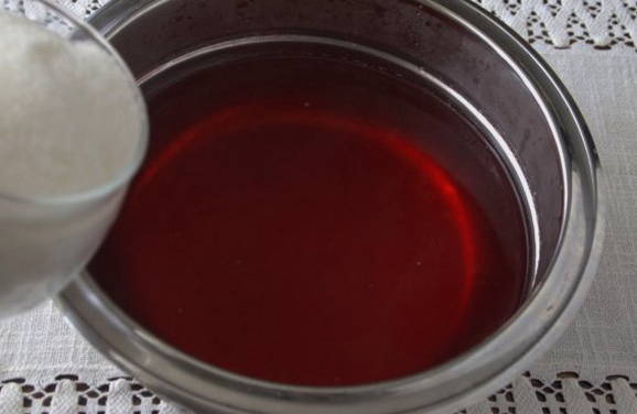 Сок из красной смородины с сахаром на зиму Сок из красной смородины с сахаром на зиму