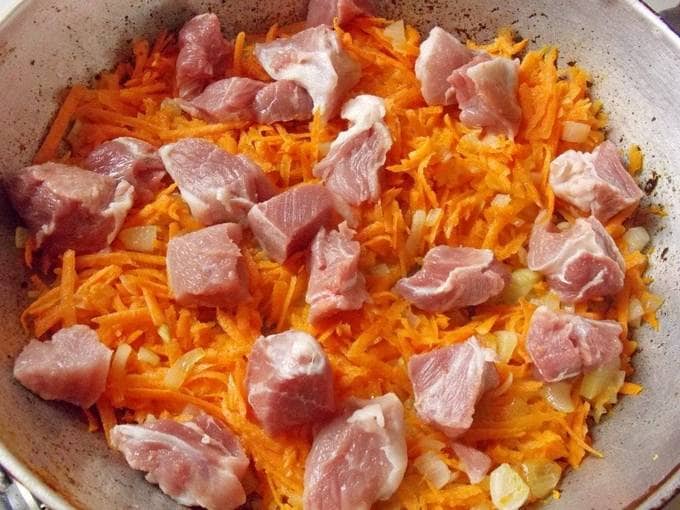 Капуста тушеная на сковороде Капуста тушеная на сковороде