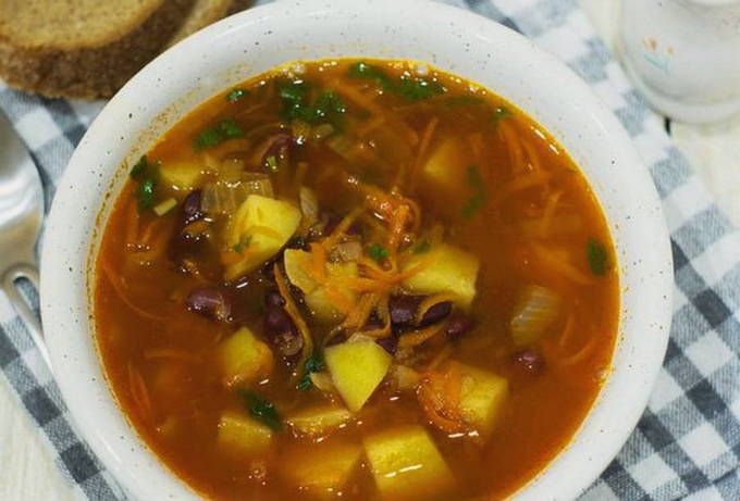 Фасолевый суп с мясом