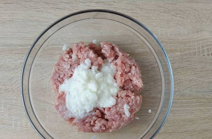 Сочные котлеты из мясного фарша в духовке