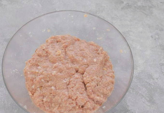 Сочные котлеты из мясного фарша в духовке