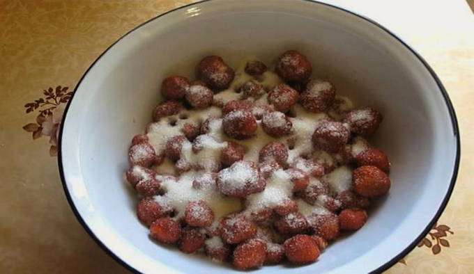 Трайфл с клубникой Трайфл с клубникой