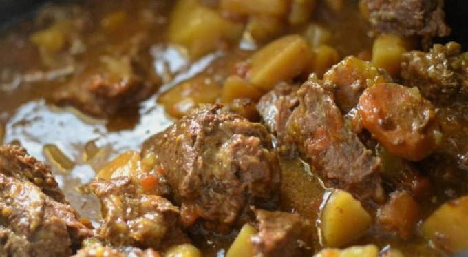 Тушеная картошка со свининой Тушеная картошка со свининой