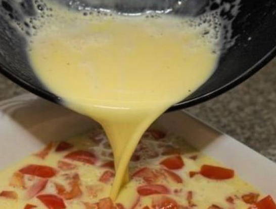 Омлет с сыром и помидорами Омлет с сыром и помидорами