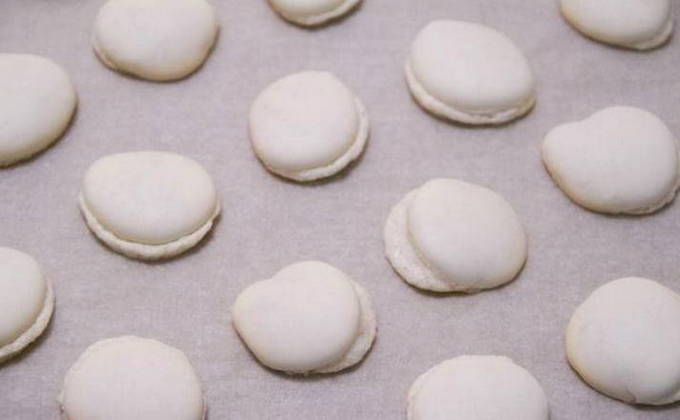 Макаруны из миндальной муки в домашних условиях Макаруны из миндальной муки в домашних условиях