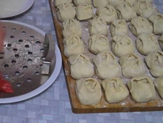 Сочные манты с фаршем и луком Сочные манты с фаршем и луком
