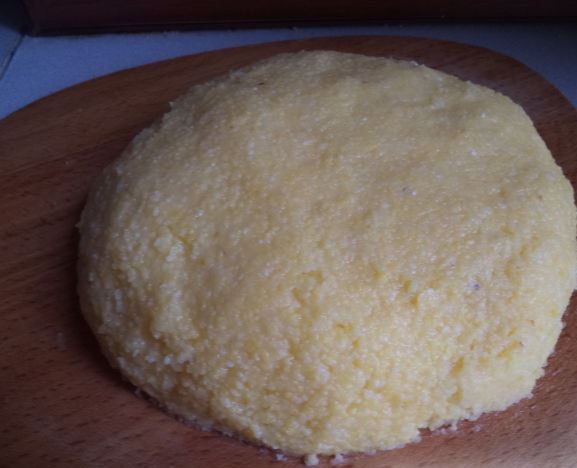 Мамалыга из кукурузной крупы Мамалыга из кукурузной крупы