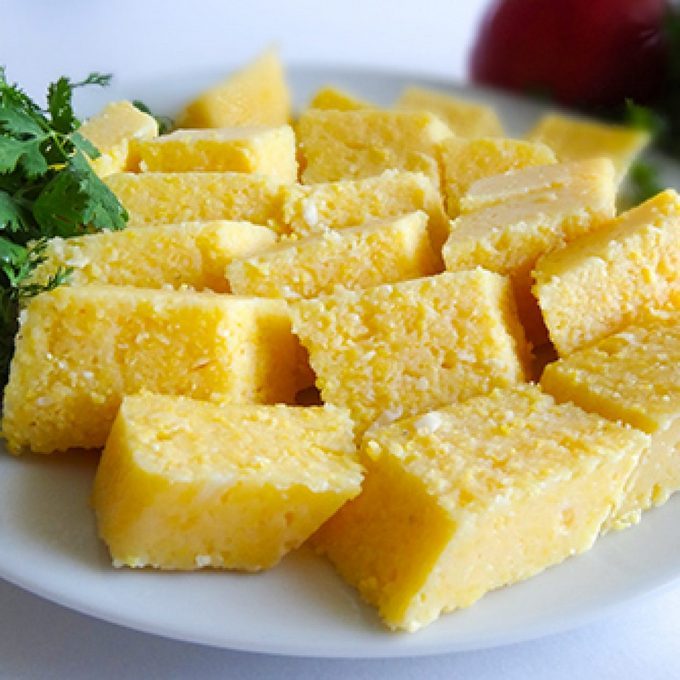 Мамалыга из кукурузной крупы Мамалыга из кукурузной крупы