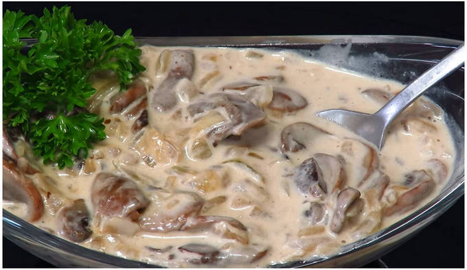 Грибной соус из шампиньонов со сливками
