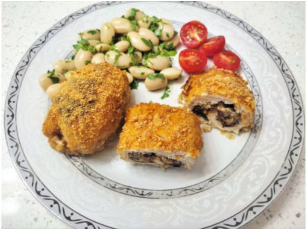 Куриные рулетики с черносливом