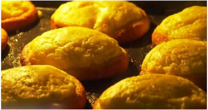 Шаньги с картошкой из дрожжевого теста в духовке Шаньги с картошкой из дрожжевого теста в духовке