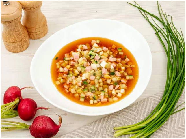 Окрошка с колбасой классическая