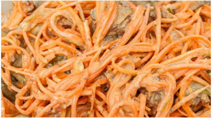 Салат из куриной печени с корейской морковью Салат из куриной печени с корейской морковью