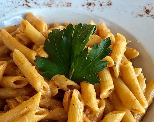 Жареные макароны на сковороде без варки