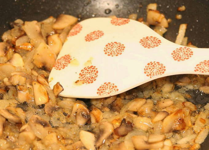 Сливочный суп с курицей и грибами Сливочный суп с курицей и грибами