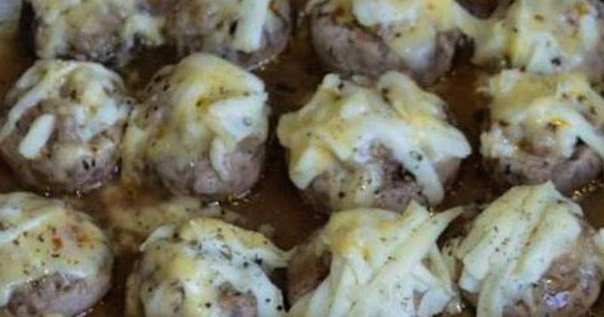 Шампиньоны целиком с сыром в духовке Шампиньоны целиком с сыром в духовке