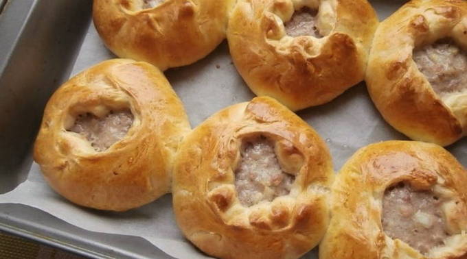 Баранки с фаршем в духовке Баранки с фаршем в духовке