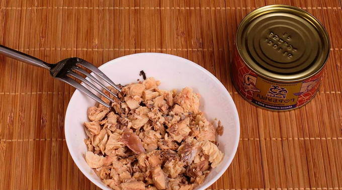 Пирог с рыбной консервой и рисом Пирог с рыбной консервой и рисом