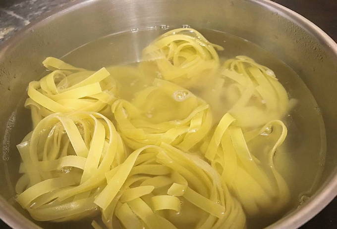 Фетучини в сливочном соусе с грибами