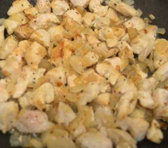Булгур с курицей и овощами на сковороде Булгур с курицей и овощами на сковороде