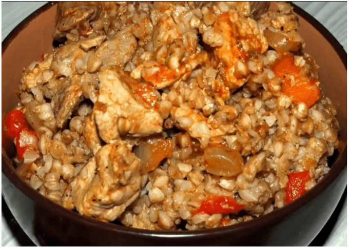 Гречка с грибами и курицей на сковороде Гречка с грибами и курицей на сковороде
