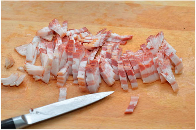 Макароны с беконом и сыром в сливочном соусе