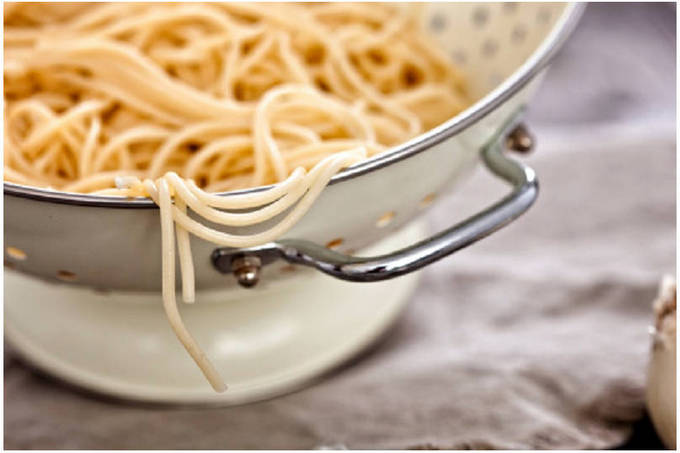 Макароны с беконом и сыром в сливочном соусе