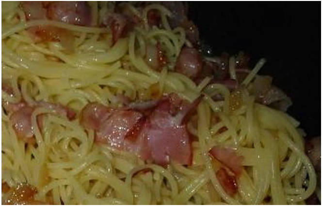 Макароны с беконом и сыром в сливочном соусе