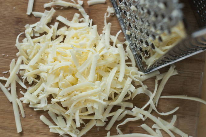 Куриные рулетики с грибами и сыром в духовке Куриные рулетики с грибами и сыром в духовке