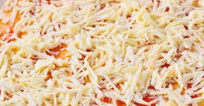 Сырные палочки из слоёного теста в духовке