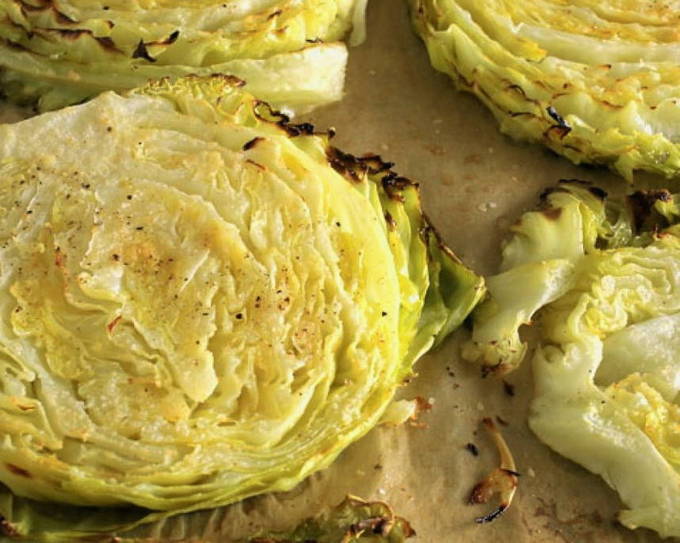 Капуста кусками со специями в духовке Капуста кусками со специями в духовке