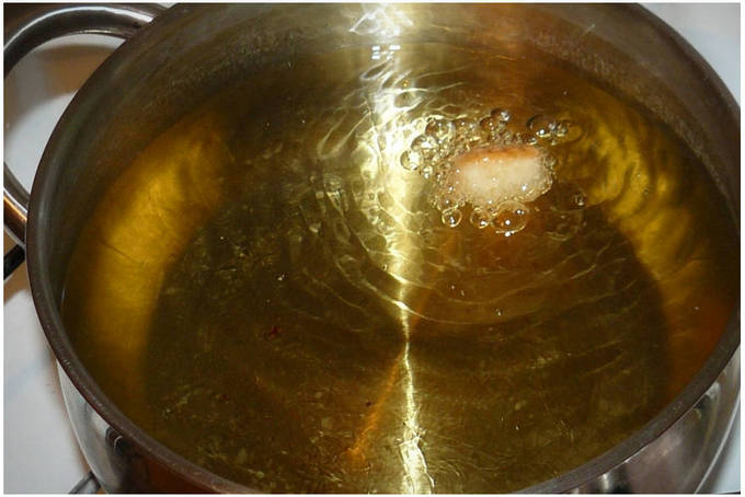 Жидкое тесто для сосисок в тесте на сковороде