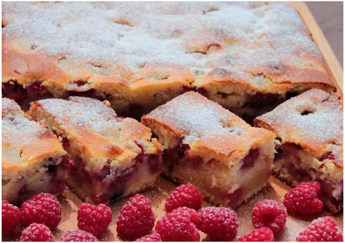 Пирог на кефире с ягодами в духовке