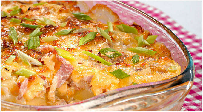 Картошка-гармошка с беконом и сыром в духовке Картошка-гармошка с беконом и сыром в духовке