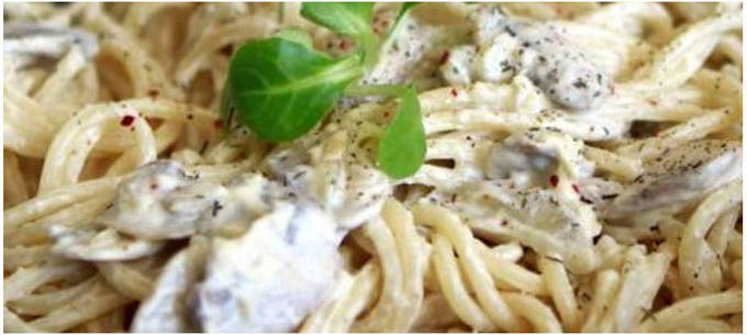 Макароны с шампиньонами в сливочном соусе