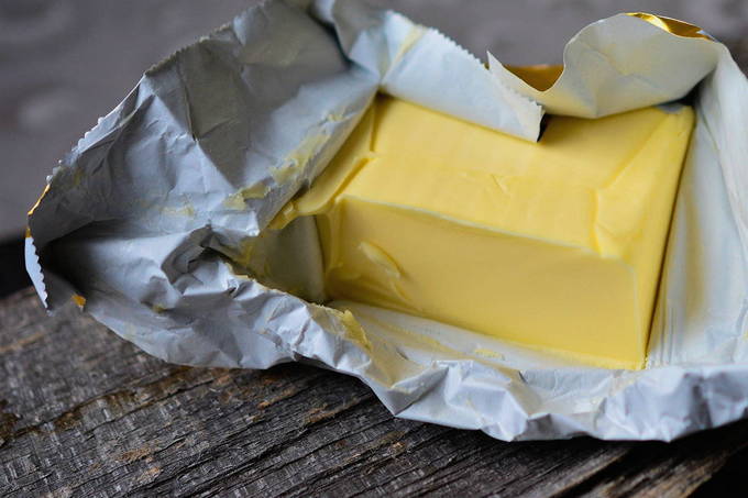 Вафельный торт из готовых коржей со сгущёнкой Вафельный торт из готовых коржей со сгущёнкой